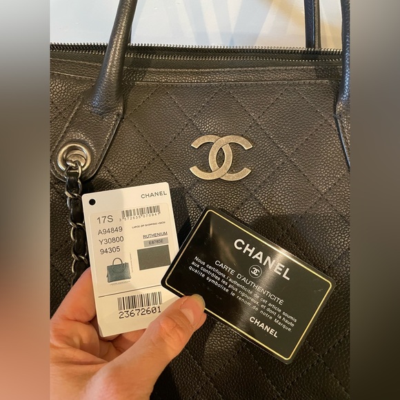 Chanel Urban Shopping Tote Quilted Caviar Large - Picture 11 of 16